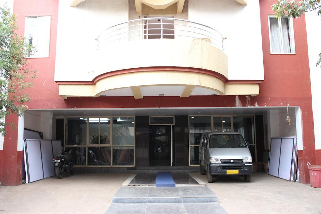 Hotel Sunny Mid-Town Mahabaleshwar Exterior photo